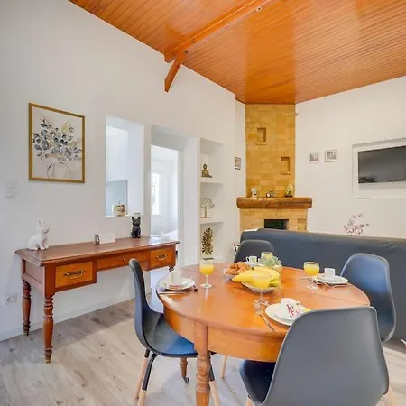 Holiday home Maison Renovee En Centre Libourne