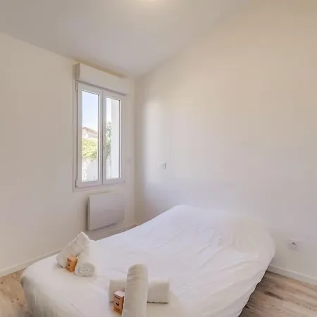 Maison Renovee En Centre Holiday home Libourne