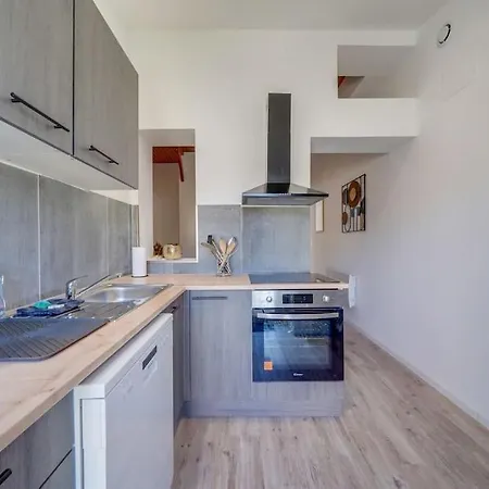 Holiday home Maison Renovee En Centre *